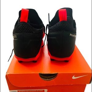 JR phantom vision 2 nike cleats. Youth 1